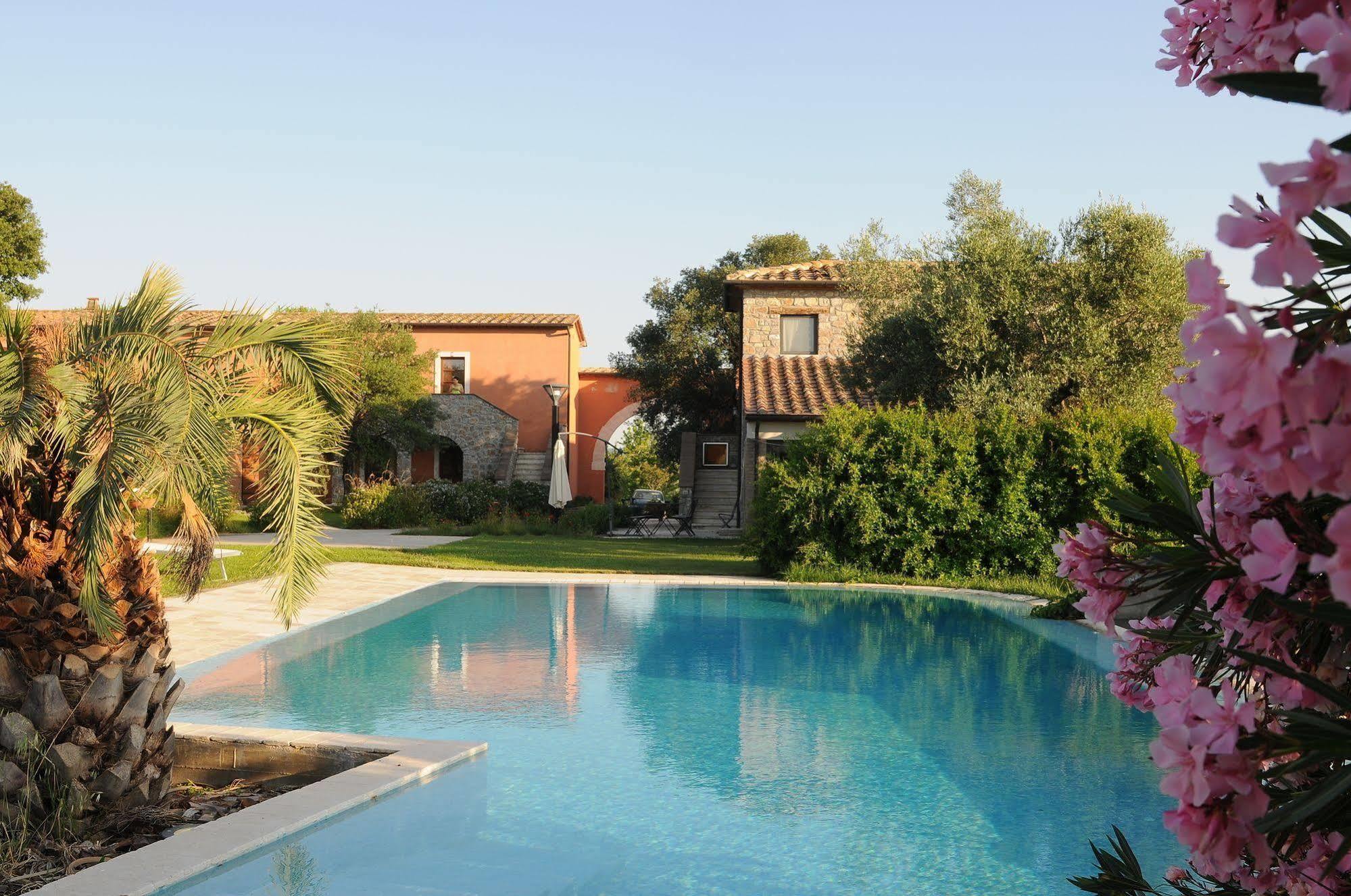 Relais Le Ginestre Villa Saturnia Exteriör bild